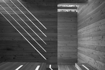 Kápolna. Vezető tervezők: Cseh András, Czigány Tamás, Papp Róbert. fotó: Czigány Tamás, Cseh András - Chapel, Architects-in-chief: Andras Cseh, Tamas Czigany, Robert Papp. Photo: Andras Cseh, Tamas Czigany