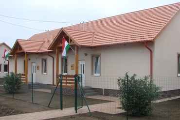 Mini  lakópark árvízkárosultaknak, Felsőzsolca, Bem utca. Vezető tervező:  Bakonyvári  Sándor