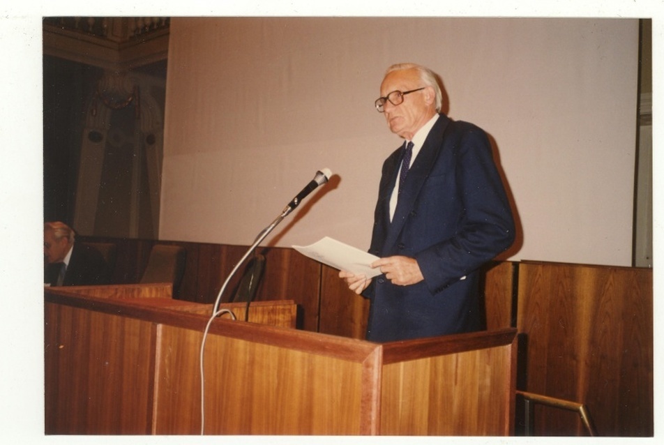 Dr. Harasta Miklós