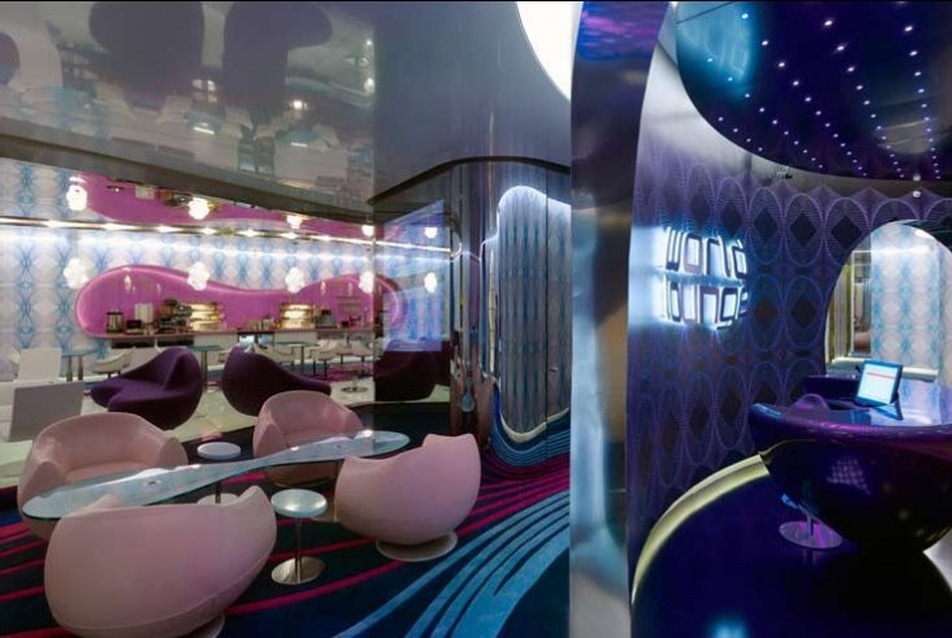 World Lounge Istanbul. Tervező: Karim Rashid