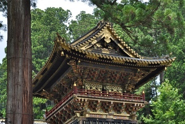A Toshogu shrine Nikkóban tobzódik a színekben és formákban - fotó: Várhelyi Fanni