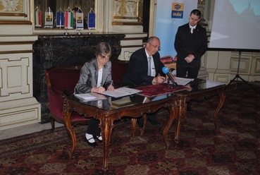 A megállapodás aláírása - fotó: Garai Péter