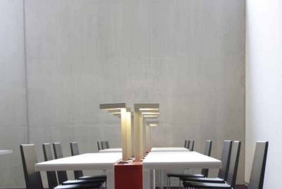 IS épület alagsori olvasó, építészet: Gelesz András, Krikovszky Balázs, Anschau Péter, fotó: Krikovszky Balázs