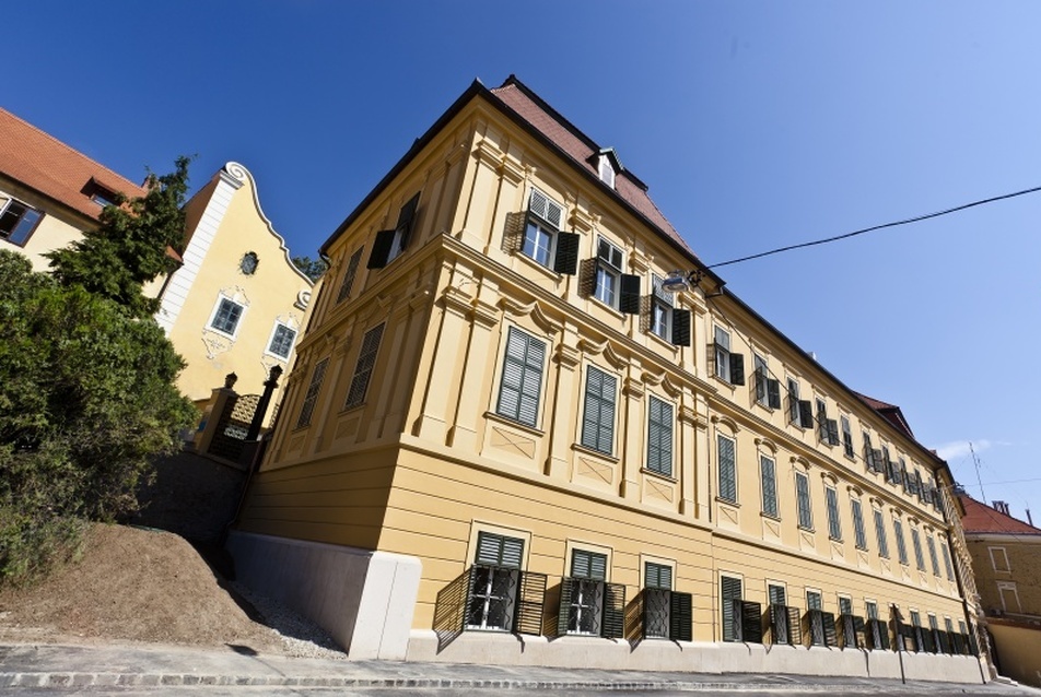 Bővítés több értelemben: Modern Magyar Képtár, Pécs