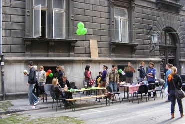 Szendrei Zsolt fotója: Közösségi köztértervezés a Trefort utcában - Kádár Bálint csoportja