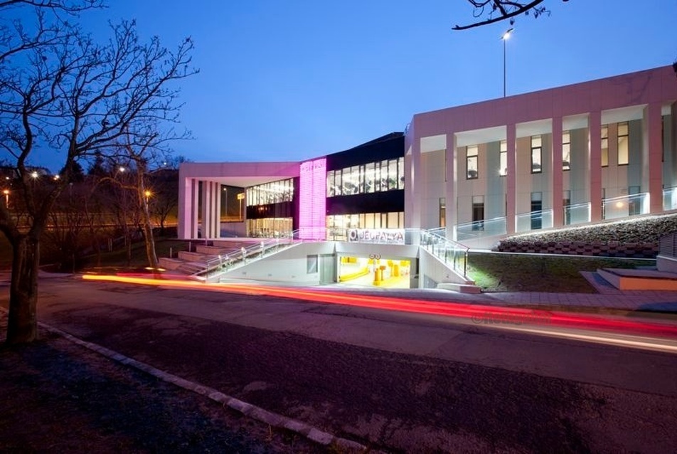 Oxygen Wellness Központ, tervezők: Szerdahelyi László, Szász Zoltán, fotó: Aspectus Architect