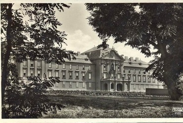 A premontrei főgimnázium az 1930-as években , forrás:képeslap