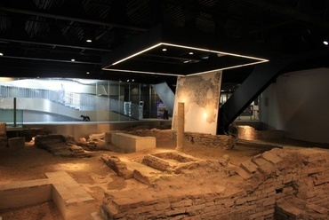 A   római kori leleteket bemutató földalatti múzeum, fotó: Bácsalmásy Dalma