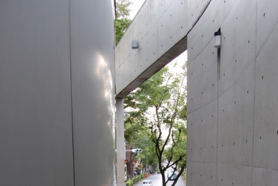 Tadao Ando: LaCollezione – kapu a kint és bent között - Vizdák Janka