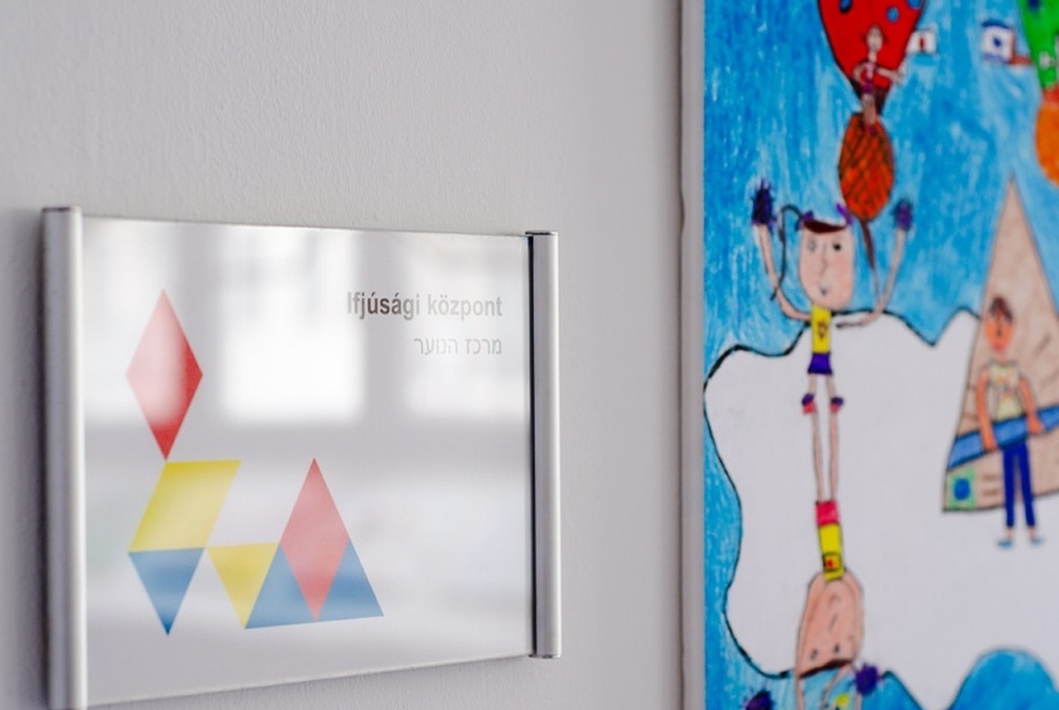 RED DOT design díjat nyertek magyar tervezők az Izraeli Kulturális Intézet arculatáért