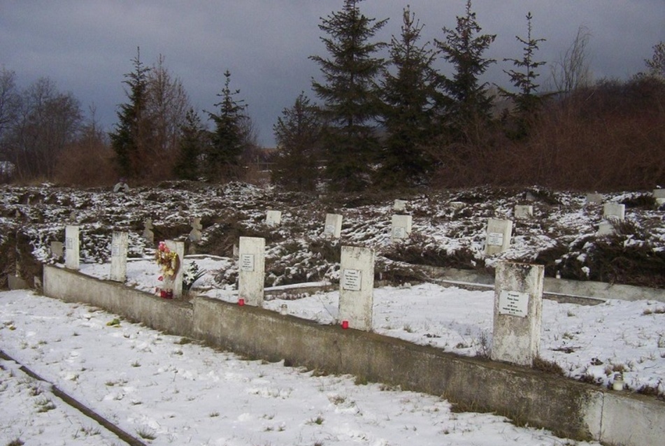 Nővérsírok a temetőben, fotó: Hornyák Dávid