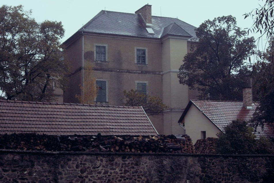 A kastély oldala, fotó: Garai Péter