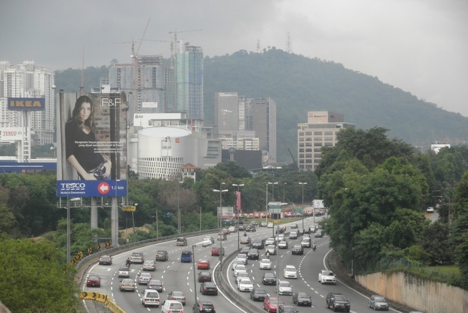 Malaysia view from one Utama - fotó: thienzieyung, flickr