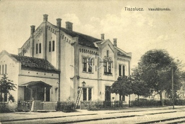 Tiszalúc állomása régi képeslapon