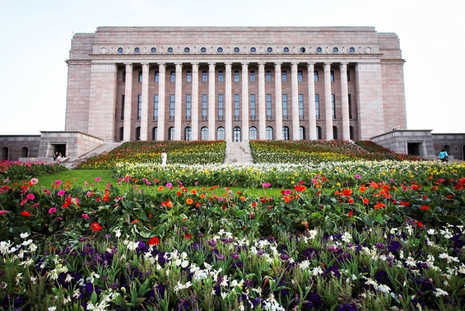 A finn parlament épülete, Johan S. Sirén, 1926-1931 (forrás: Wikipedia)