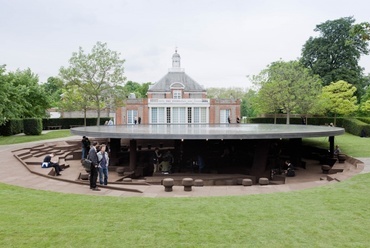 Serpentine Gallery Pavilion 2012, © 2012 Herzog &amp; de Meuron és Ai Weiwei, fotó: Iwan Baan