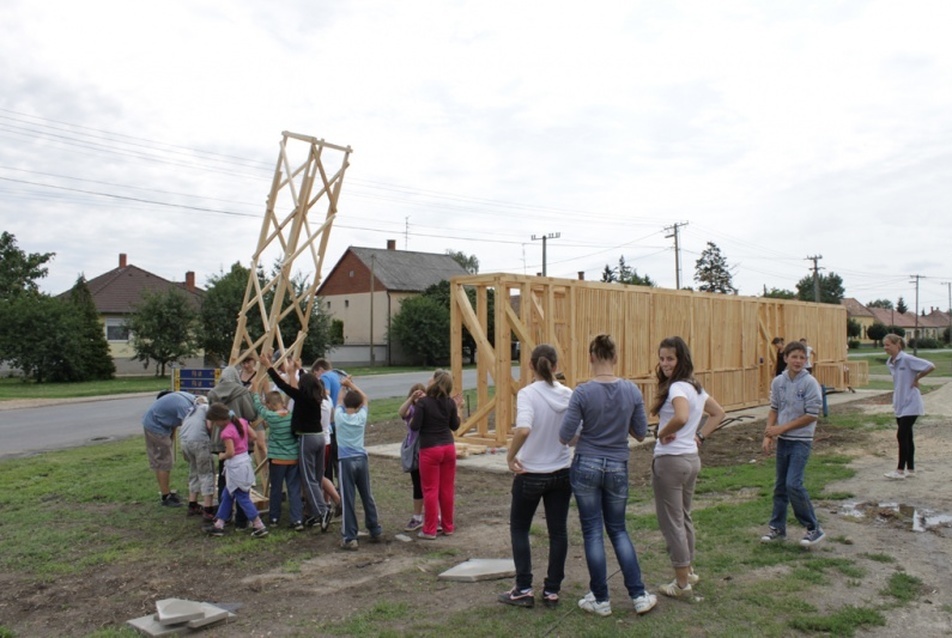 Építész napközi, faluépítés gyerekeknek - fotó: Cseh András