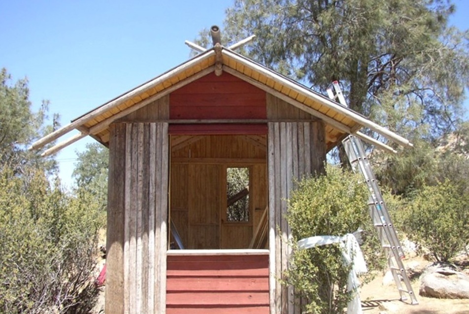 Kertépület, Lake Isabella, California (2004), fotó: Victor Summers