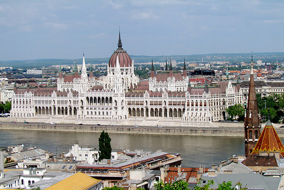 Átalakítás vagy felszámolás? - a magyarországi kulturális örökségvédelem elmúlt két évéről