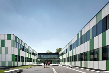 Neusiedl am See, iskola bővítés és korszerűsítés, tervező: SOLID Architecture, K2architektur.at, fotó: Kurt Kuball
