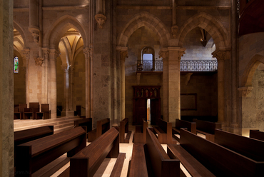 Pannonhalma, bazilika felújítása, dizájn építész: John Pawson, felelős tervező: Gunther Zsolt