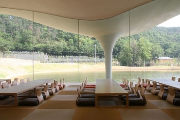 Meiso no Mori ravatalozó, forrás: Toyo Ito & Associates, Architects