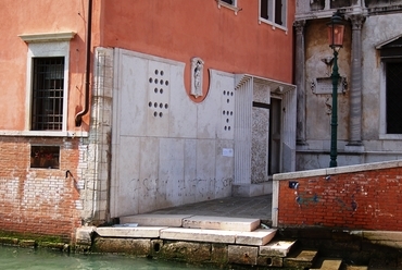Velence, San Sebastiano kolostor bölcsészkar bejárata - fotó: Klaniczay Péter