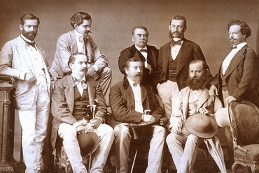 állnak: Wechselmann Ignác,Unger Emil,Faváry József,Ney Béla,ifj.Koch Henrik, ülnek:                              Anton Baumgarten,Ybl Miklós,Weber Antal