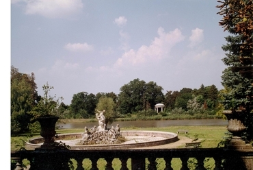 A park főtengelyében, fotó: Kiss József, 1999