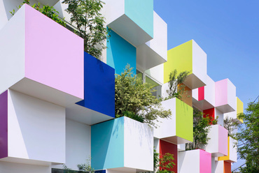 Sugamo Shinkin Bank, Saitama fiók, Japán - Emmanuelle Moureaux, 2014 