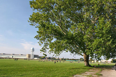 Berlin, Tempelhof park. Forrás: Lichtschwaermer