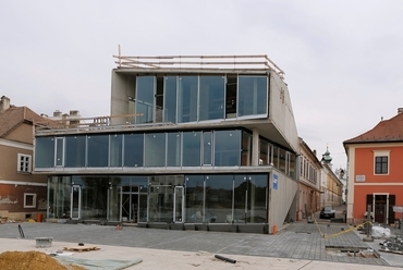 Előregyártott építőelemek felhasználásával épült ház Győrben, forrás: Stern Communications