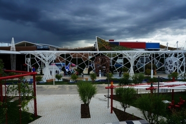 Látkép előtérben a török pavilonnal - fotó: Mizsei Anett
