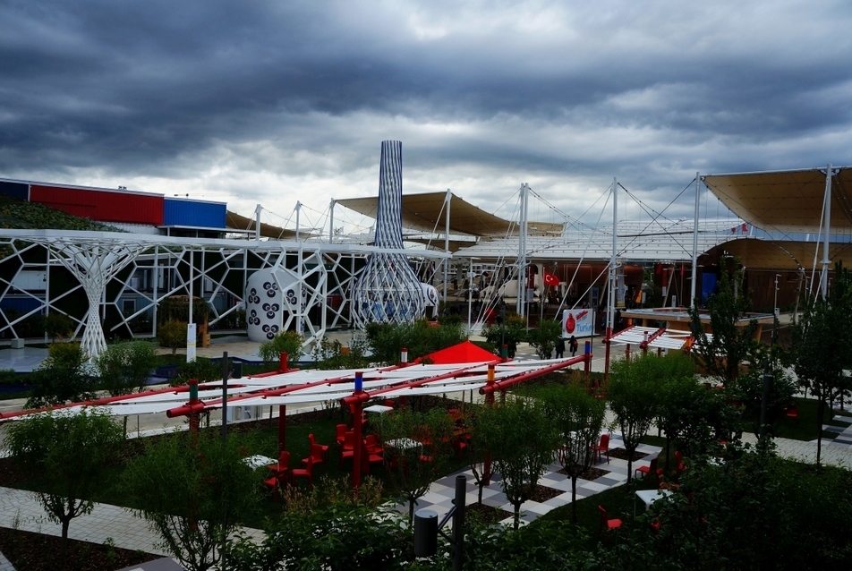 Látkép előtérben a török pavilonnal - fotó: Mizsei Anett