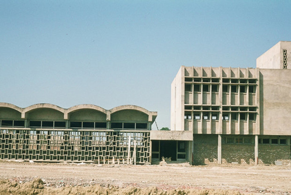 Ksar El Boukhari, 800 fős műszaki szakközépiskola, kollégium és műhely, KÖZTI, Zdravics János, fotó: Zdravics János