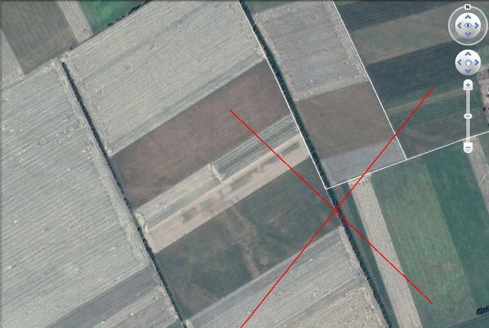 Dombiratos földmű, építmény lenyomat - forrás: Google Earth