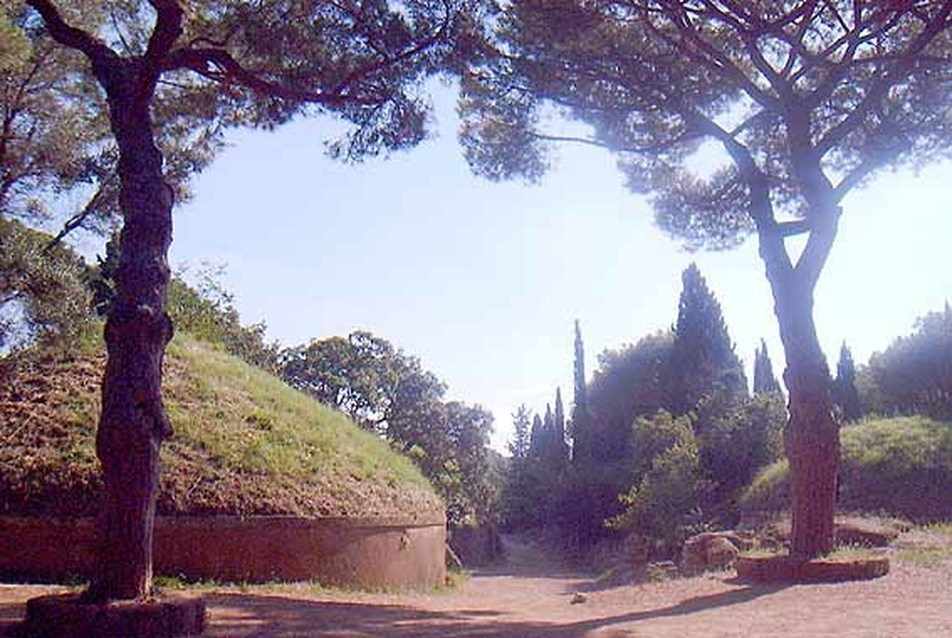 Cerveteri, Banditaccia, etruszk nekropolisz, Kr.e. 9.sz. fotó: Attilos, 2006. 
