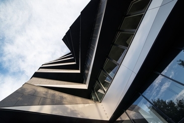 Hikari - építész: Kengo Kuma - fotó: Baptist Lobjoy