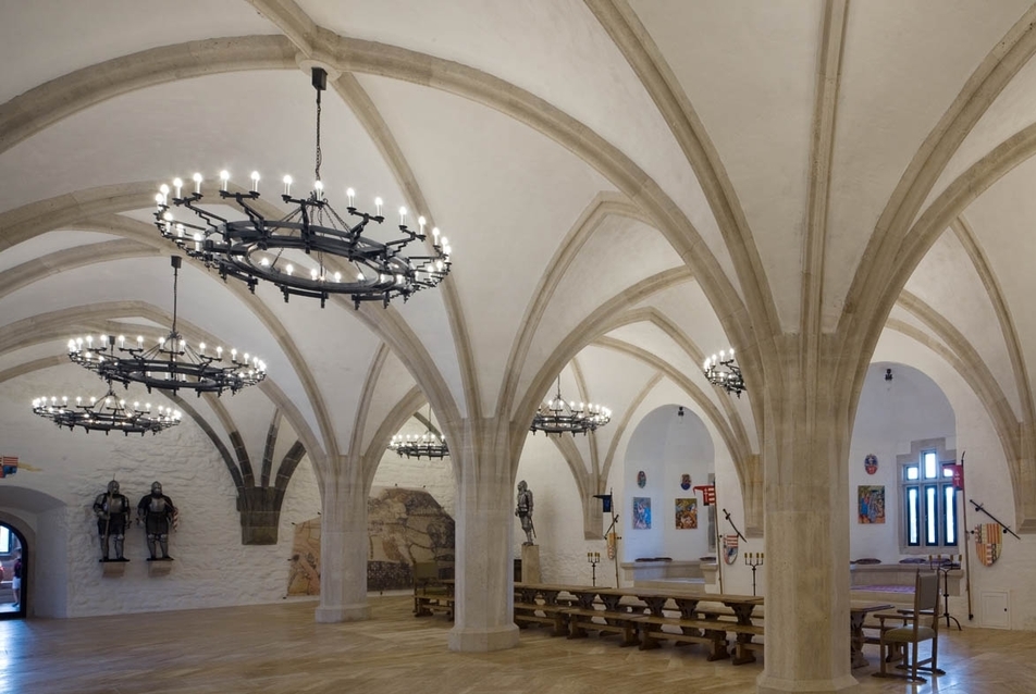 A diósgyőri vár „helyreállítása” – a magyar műemlékvédelem vége