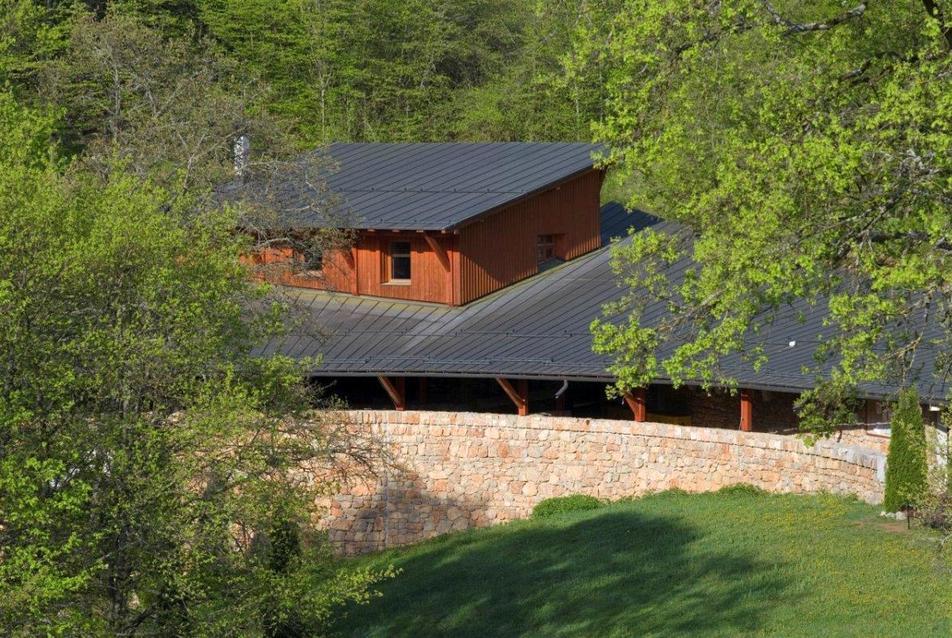 Aggteleki Nemzeti Park Vörös-tói Látogatóközpont - fotó: Csikó Zoltán