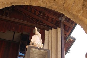 Verona, Castelvecchio, a lovasszobrot tartó kompozíció - fotó: Klaniczay Péter