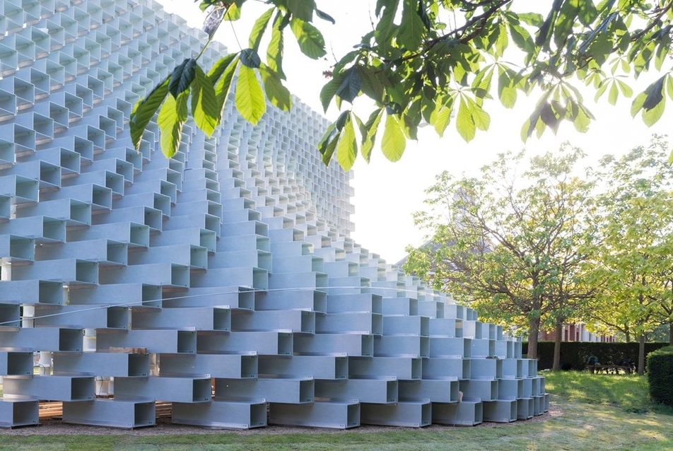 Serpentine Pavilon 2016 - építész: Bjarke Ingels Group - fotó: Iwan Baan