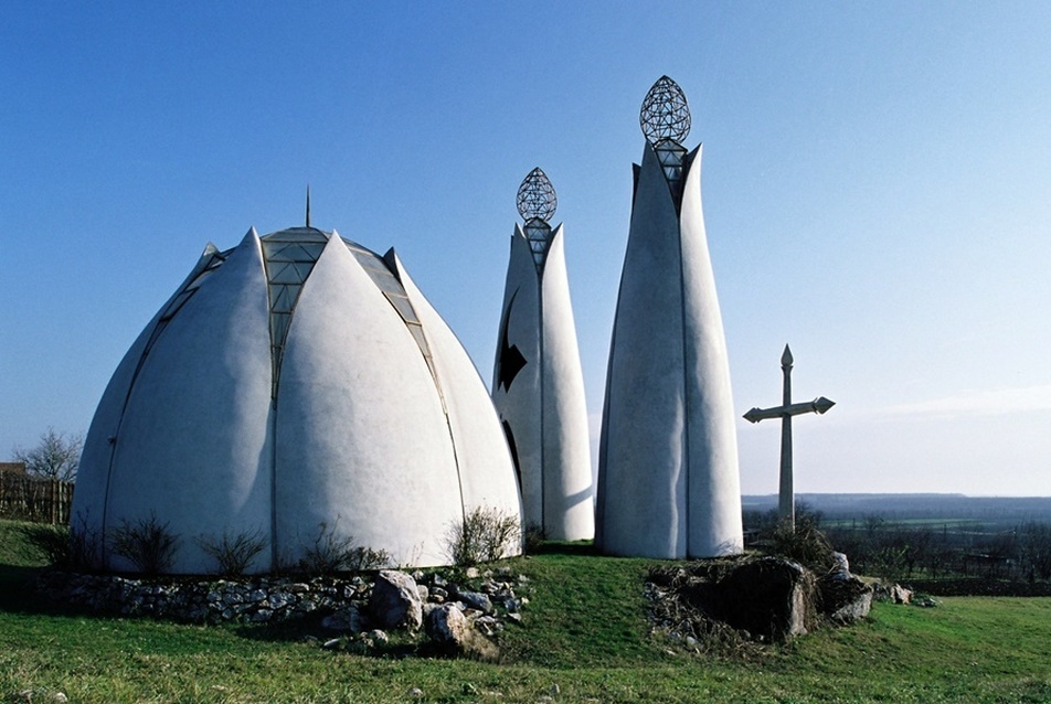 Beremend, Megbékélés ökomenikus kápolna - építész: Csete György - fotó: Zsitva Tibor