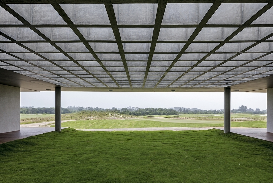 Olimpiai Golf Klubház - építész: Pedro Évora, Pedro Rivera - fotó: Leonardo Finotti