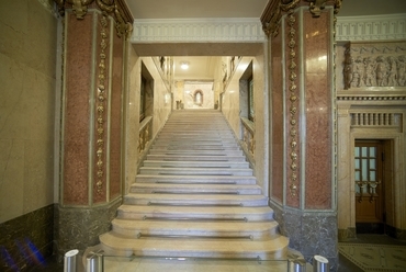 műemléki lépcsőház - építész: Mózes Péter - fotó: Végel Dániel