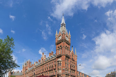 A felújított Saint Pancras pályaudvar, London. Forrás: Wikipedia