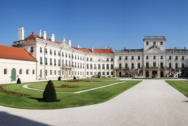Esterházy-kastély, Fertőd - forrás: Wikipédia