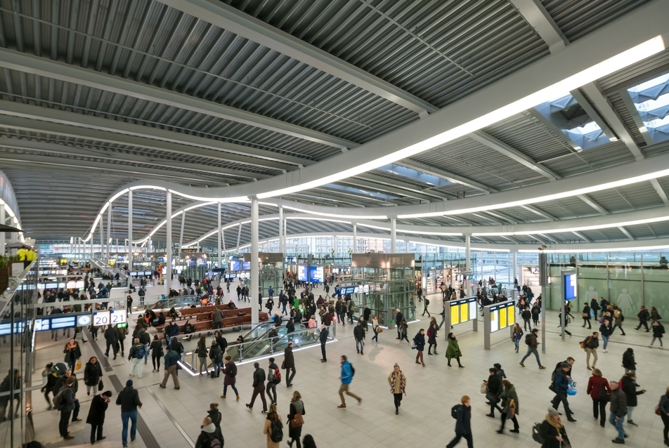 Benthem Crouwel Architects: Utrecht Centraal. Fotó: Jannes Linders (Luchtfoto)