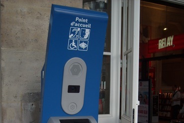 Információs rendszer fogyatékkal élők számára a párizsi Gare de l
