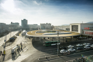 Graz Hauptbahnhof - megújult előtér. Forrás: Zechner & Zechner 